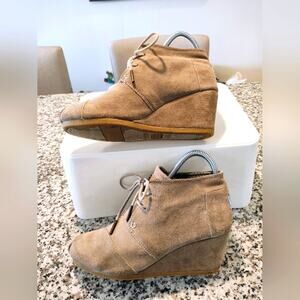 Toms Boots Wedge Heels Ankle Booties 300515 Tan Leather Lace Up